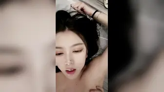 冷艳颜值女神被炮友各种操【下篇】近距离特写舔蛋，爸爸用大JB插我，淫语骚话娇喘不断，对着镜头进进出出猛操