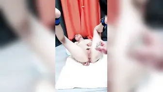 人妻的诱惑【中篇】全程露脸先自慰再玩SM，逼毛整的好有型，吊起来电击逼逼和奶子爽的直颤抖，风油精刺激高潮