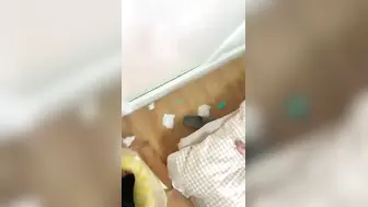 小模特大本营【1P5乱伦】激情大战！轮流上可把哥哥给干趴下了！这样子玩到底是有多爽！！
