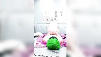 巨奶女技师【下篇】露脸跟小哥激情啪啪，口交舔逼道具玩弄，大奶子玩乳交真刺激，让小哥各种体位爆草抽插大奶子乱晃