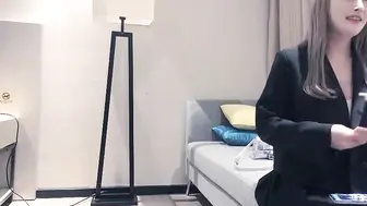 巨乳美女_把我要搞废了受不了了_身材丰腴鲍鱼粉嫩_被肌肉大哥从沙发操到床上_奶子哗哗_骚叫不停