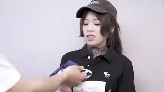 麻豆映画 MD0065 性感快递员 - 艾秋