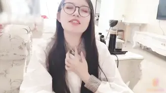 反差网黄 司雨 清纯外表却超级会口交