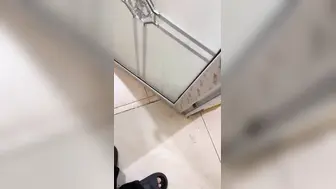 没想到嫂子跟大哥吵完架，她就来跟我一起住了，我这两天的幸福生活马上开始了。