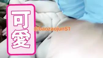 淫妻被调教一个星期后送回，老公自己先来了一发后还不忘好兄弟