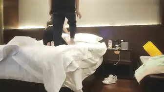 漂亮轻熟女，六姐吃鸡舔菊花几次坚持要帮搞出来