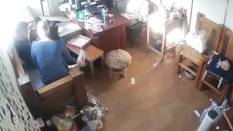 嫂子在办公室勾引弟弟 被后入内射