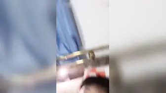 年轻就是好啊，小情侣在出租屋大干一场，激情口爆，老汉推车，内射到小穴还意犹未尽！