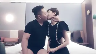 苗条气质模特深喉口交后入猛操