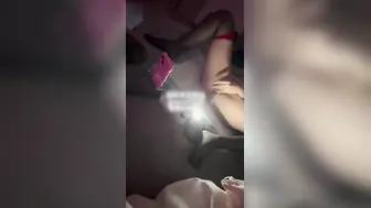 调教北京短发女大学生-当面大黑牛自慰喷水叫声骚，穿上肉色丝袜边插边自慰伸出舌头超级骚