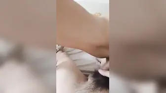 趁着今天休息的时间，偷偷找表姐玩，回去的时候在楼下遇到了表姐夫，差点吓坏了。